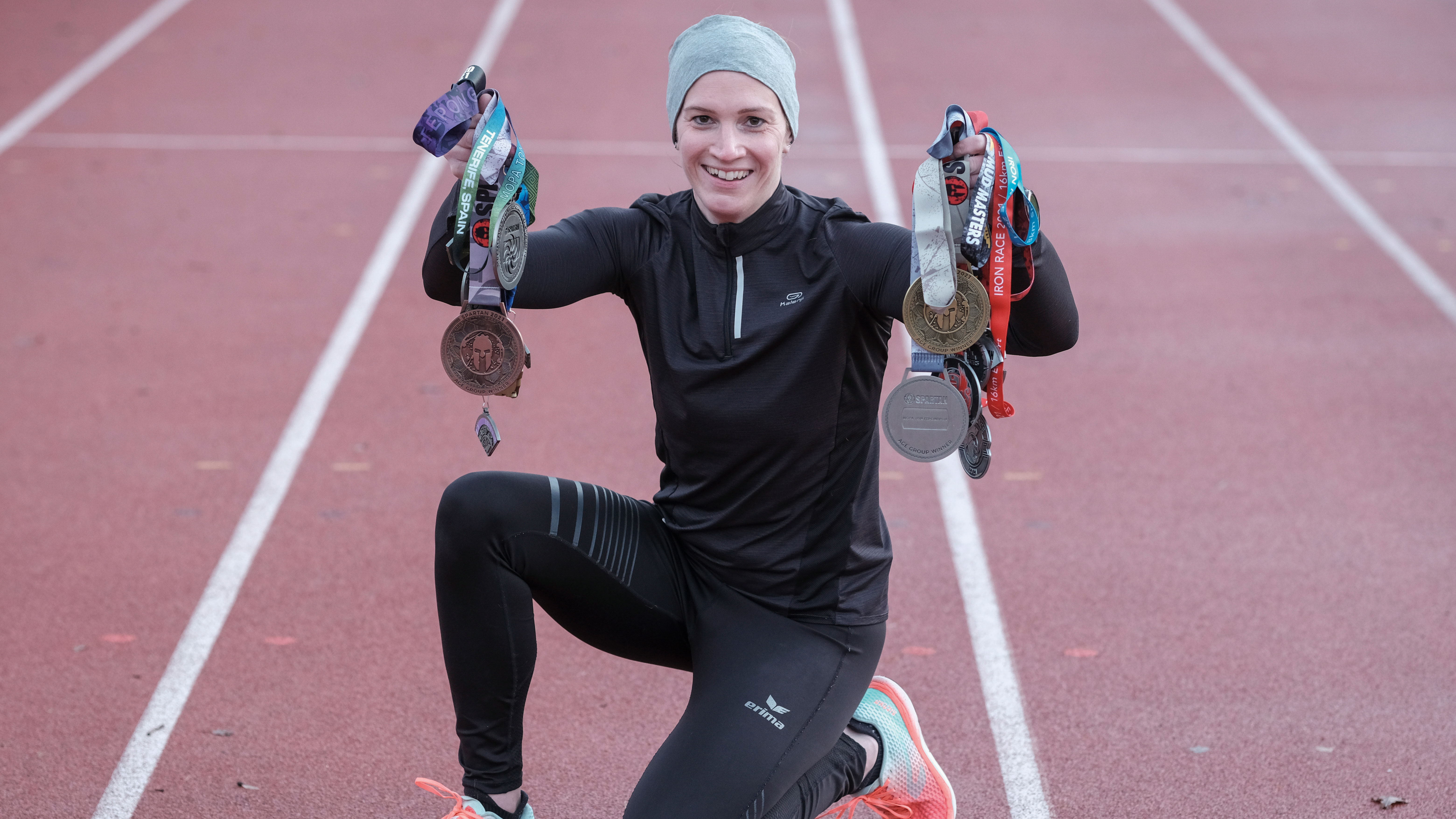 Collecting medals on the side: highway patrol officer Sarah Drees is a passionate extreme sportswoman.