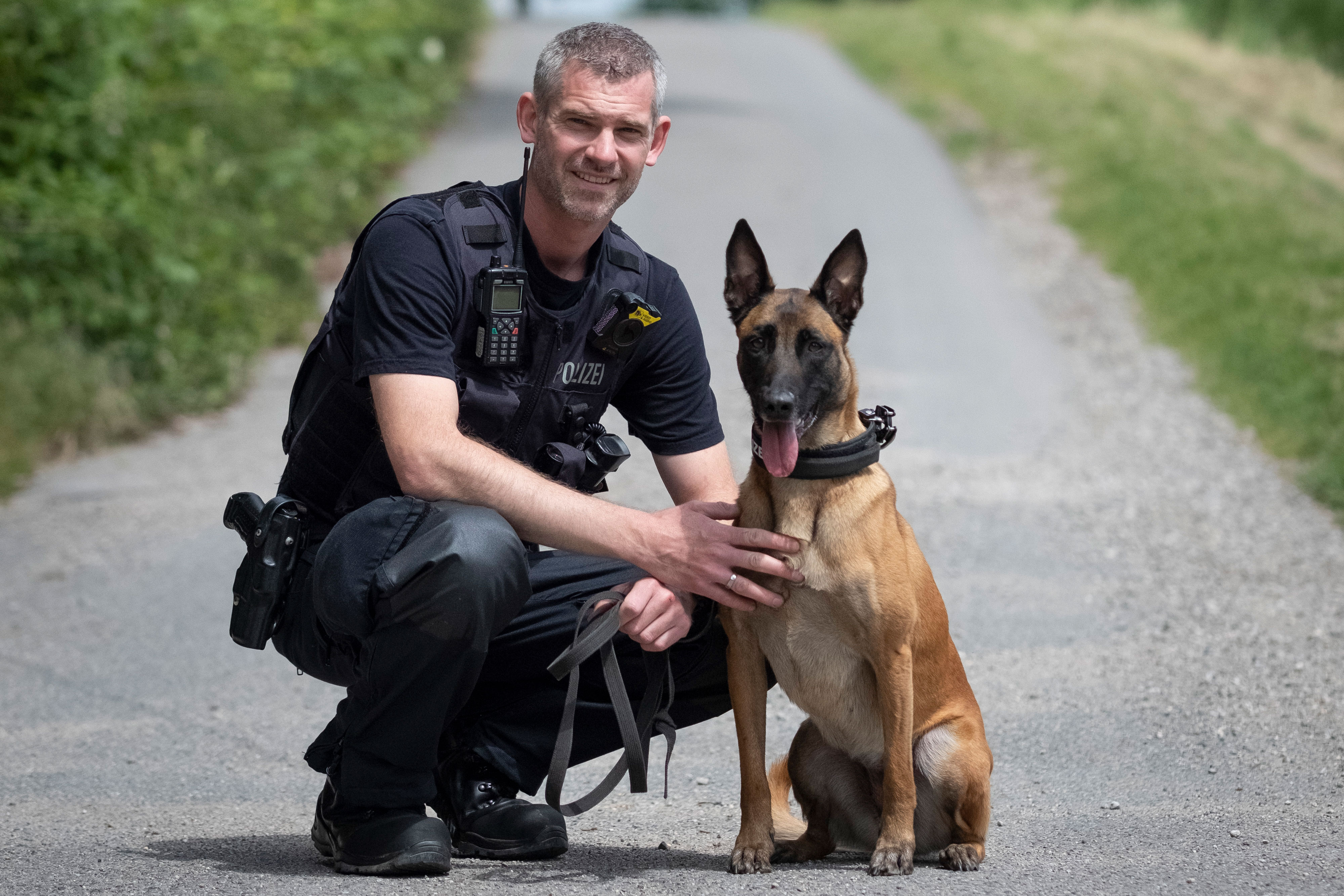 Tierisch gute Schnüffler: Die Malinois-Hündin Misty und Polizeioberkommissar Hendrik Wannagat sind ein eingespieltes Team.