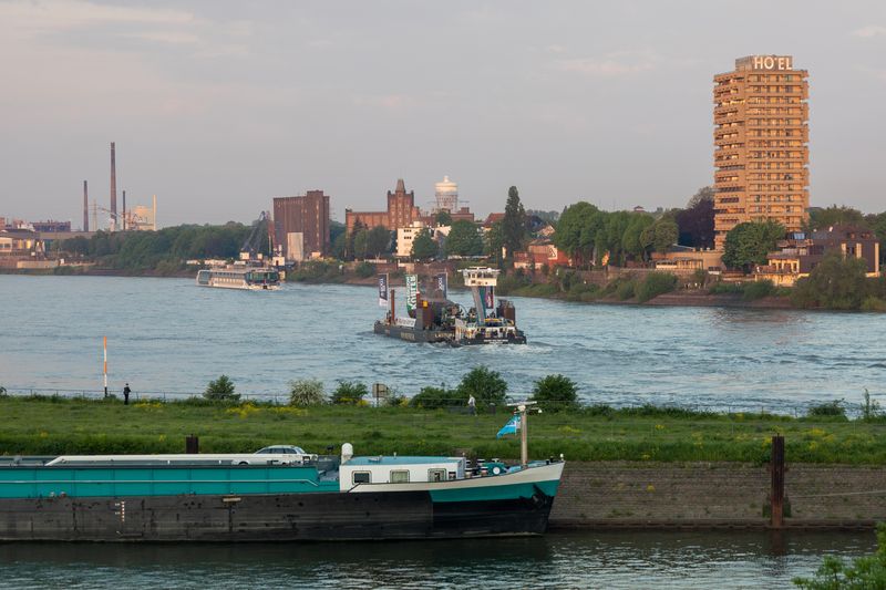 Ruhrmündung zu Berg