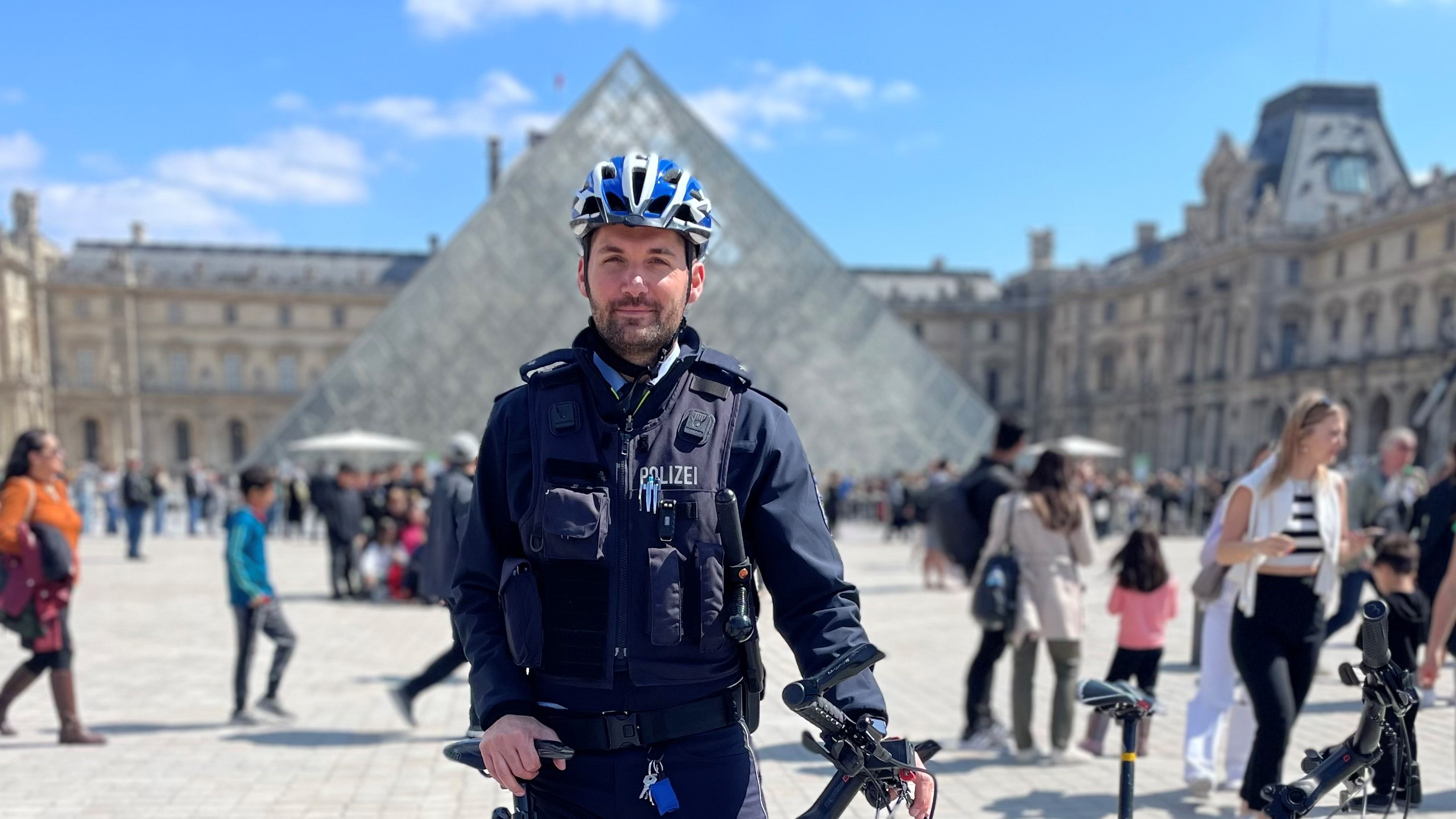 Radstreife am Louvre