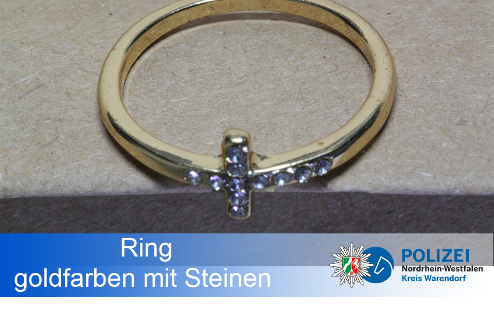 Ring, Goldfarben mit Steinen