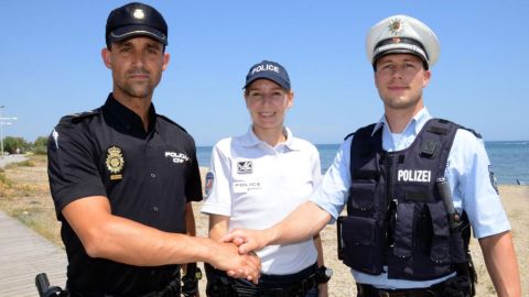 Plage du Môle, Policia Gazules, Mme Nouet (Commissaire de police) und Fabian zur Linden