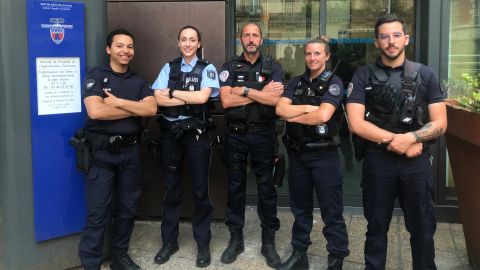 Gruppenbild vor der Wache